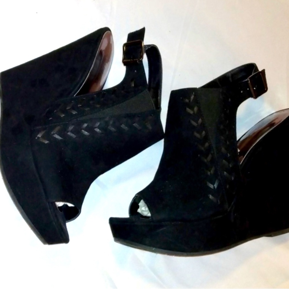 Carlos Santana sexy black wedge sandals 9 euc
